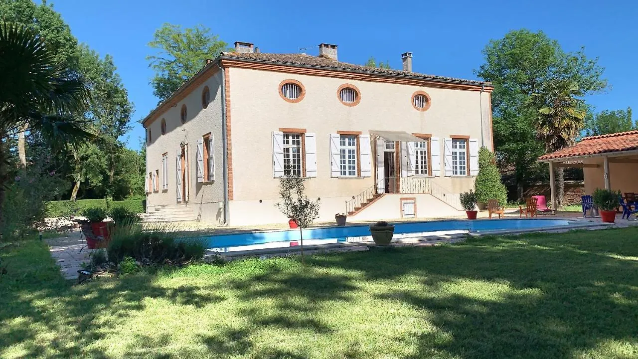 Pensión Manoir De La Gravette, Manoir Et Table D'Hotes Montauban
