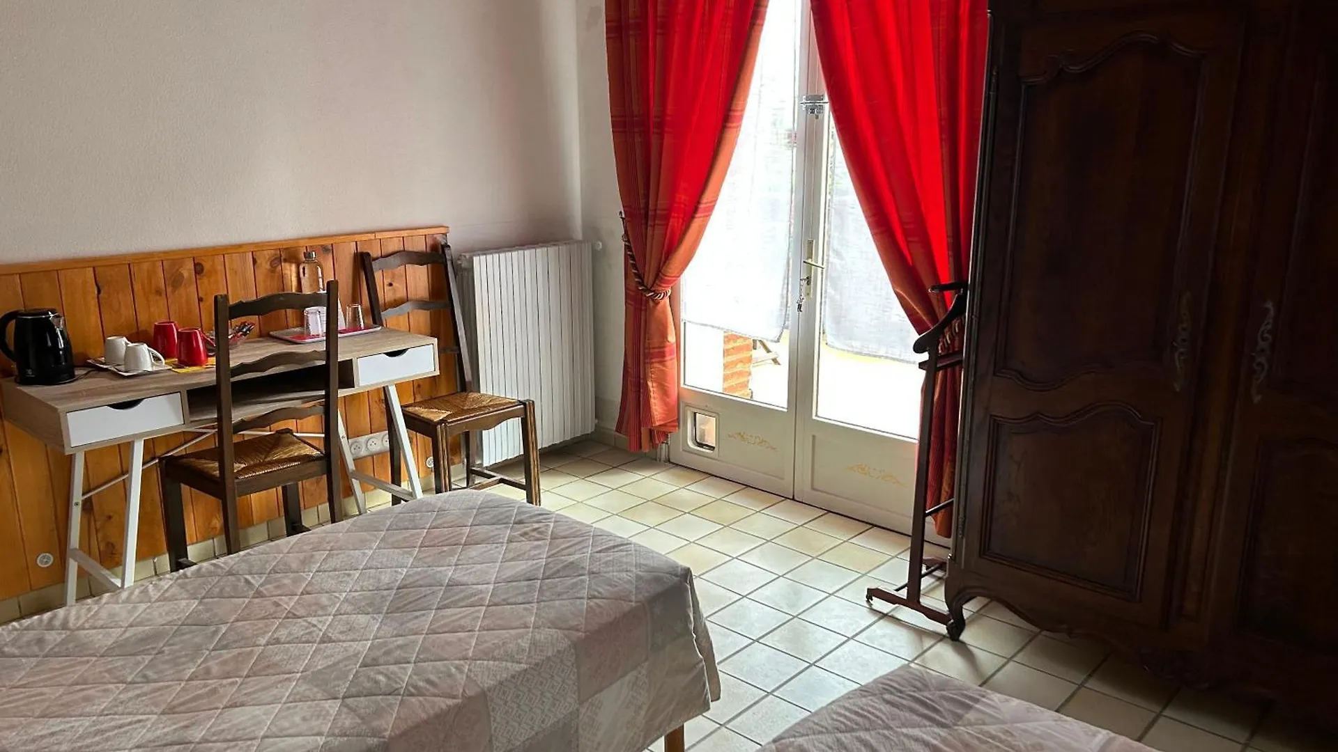 Pensión Manoir De La Gravette, Manoir Et Table D'Hotes Montauban Francia
