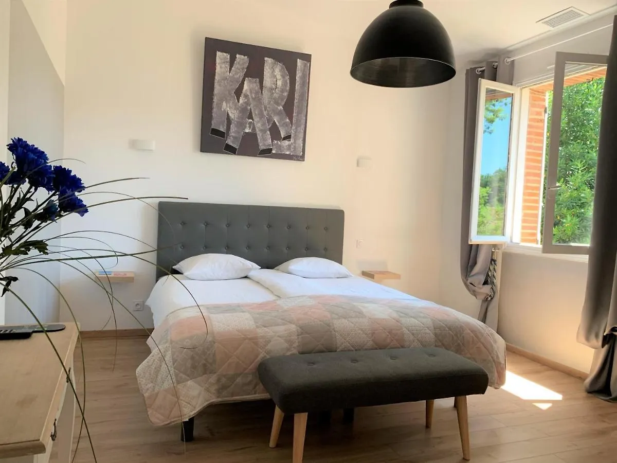 Manoir De La Gravette, Manoir Et Table D'Hotes Montauban 0*,