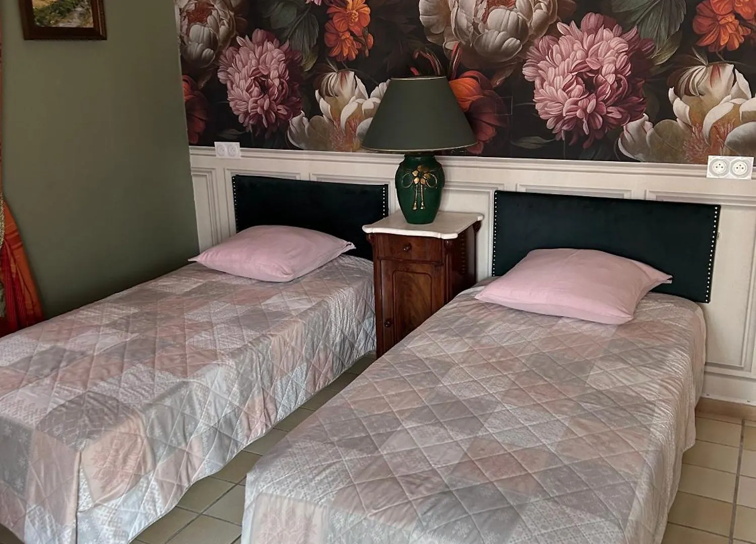 Manoir De La Gravette, Manoir Et Table D'Hotes Montauban 0*,  Frankreich