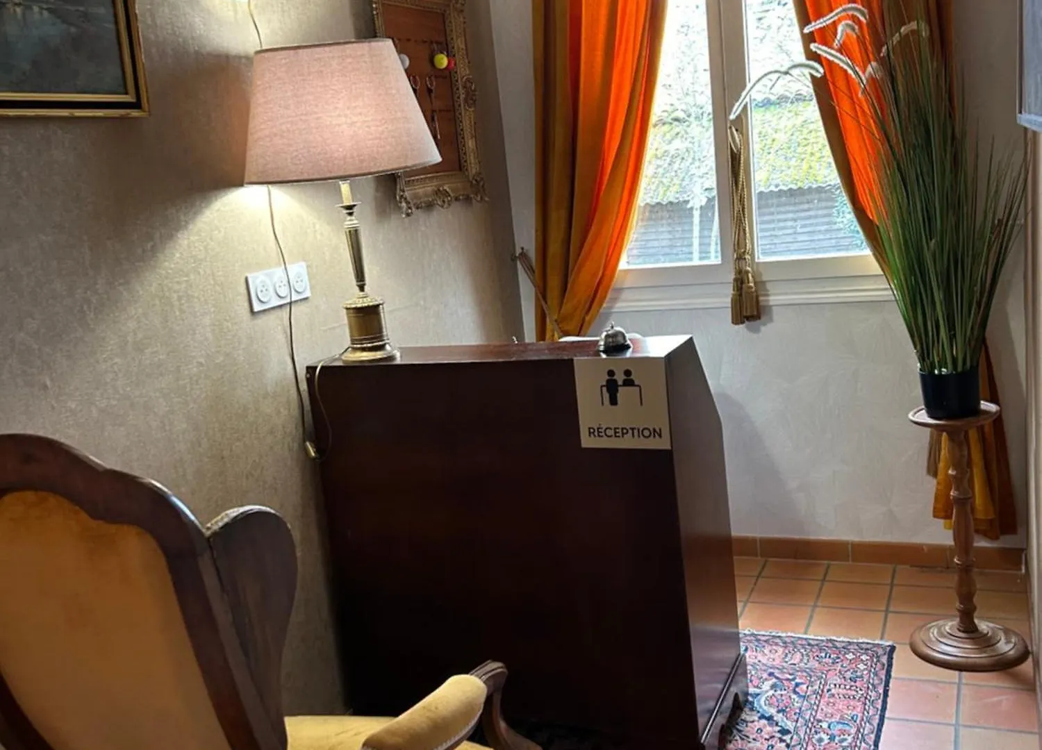 Manoir De La Gravette, Manoir Et Table D'Hotes Montauban 0*,  Frankreich
